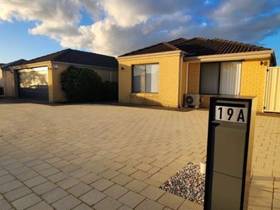19A Quenda Drive, Canning Vale WA 6155