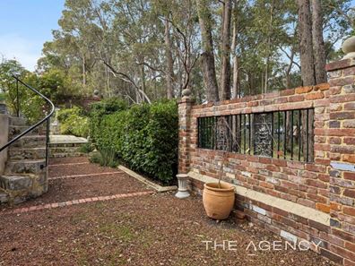 455 Coolgardie Street, Mundaring WA 6073