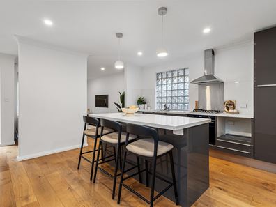 3/7 London Street, Mount Hawthorn WA 6016