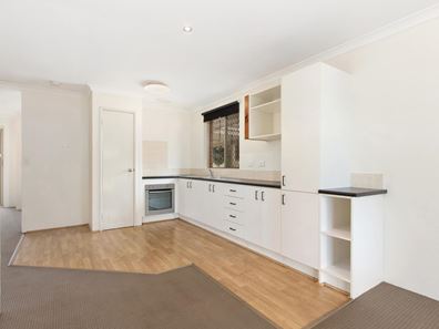 12 Welbourne Heights, Parmelia WA 6167