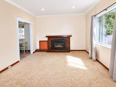 10 Moore Street, Wongan Hills WA 6603