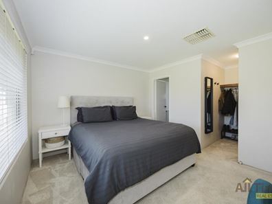 23 Pinewood Walk, Canning Vale WA 6155
