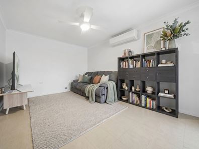 15 Lambourne Retreat, Mirrabooka WA 6061