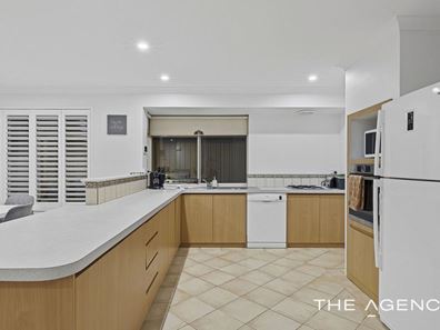 30 Lambertia Crescent, High Wycombe WA 6057