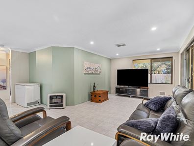 12 Brampton Place, Meadow Springs WA 6210