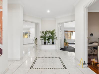 39 Oriole Street, Stirling WA 6021