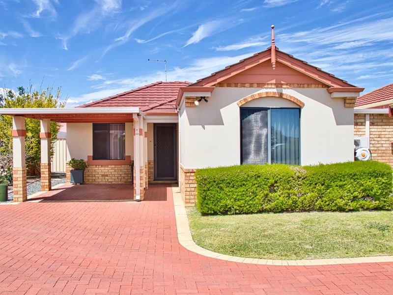 6/54 Gnangara Drive, Waikiki