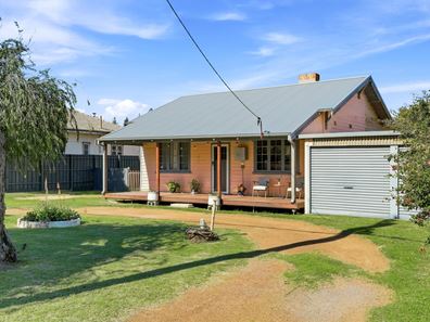 201 Augustus Street, Beachlands WA 6530