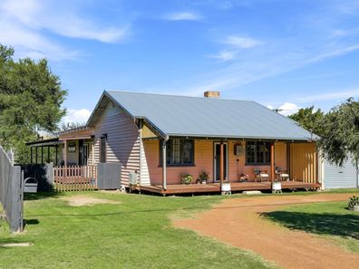 201 Augustus Street, Beachlands WA 6530
