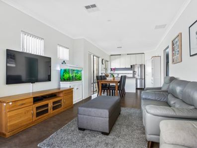 13 Magnet Close, Lake Coogee WA 6166