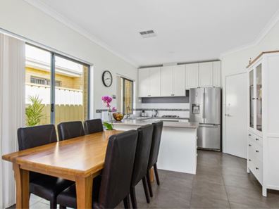 13 Magnet Close, Lake Coogee WA 6166