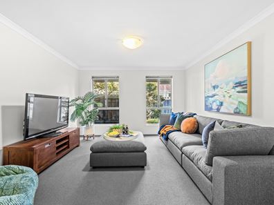 8 Stellaria Avenue, Halls Head WA 6210