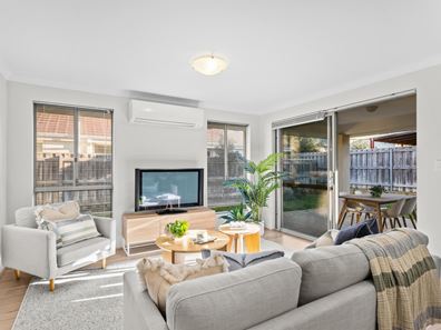 8 Stellaria Avenue, Halls Head WA 6210