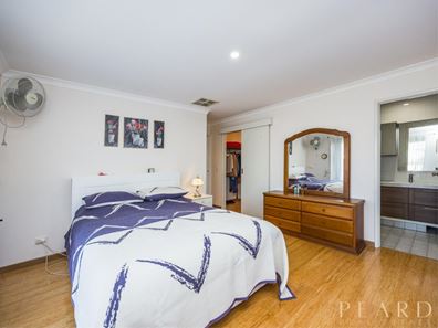 37 Casuarina Drive, Halls Head WA 6210