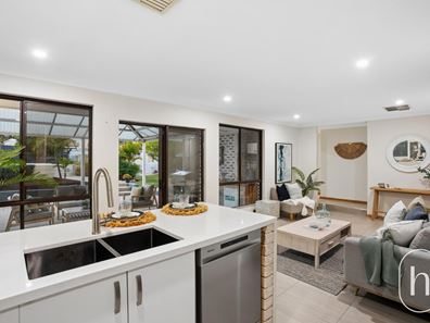 23 Aerolite Way, Beldon WA 6027