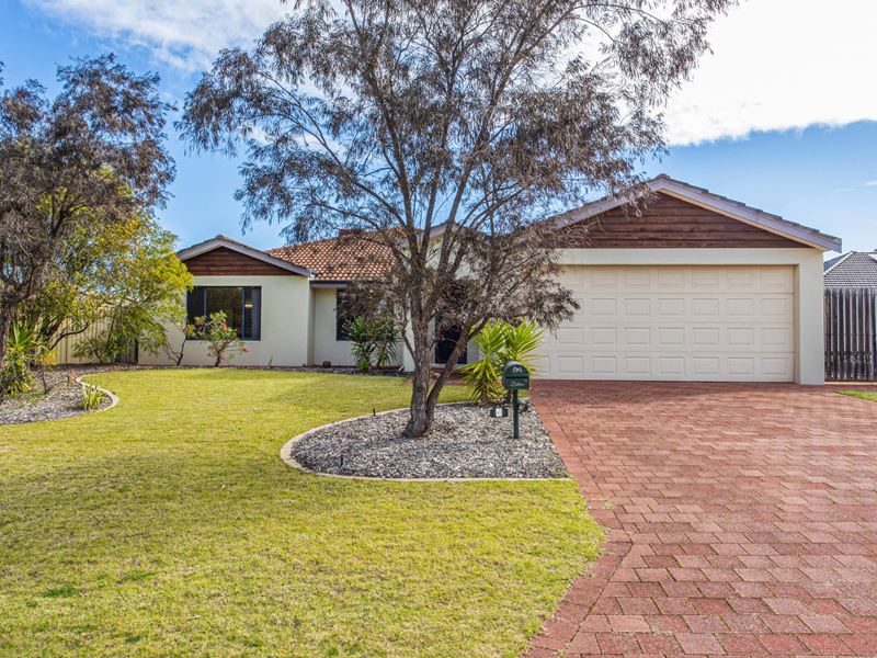 4 Mansfield Road, Secret Harbour