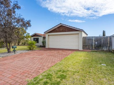 4 Mansfield Road, Secret Harbour WA 6173