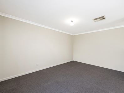 4 Mansfield Road, Secret Harbour WA 6173
