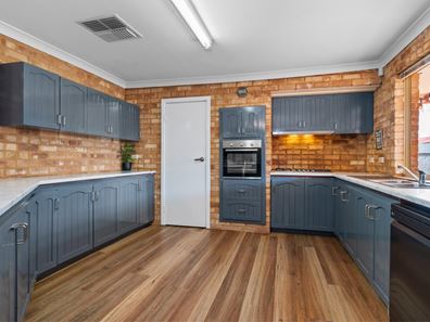 35 O'Connor Way, West Lamington WA 6430