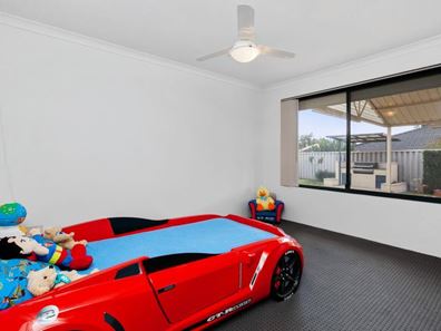 10 Lavender Way, Success WA 6164
