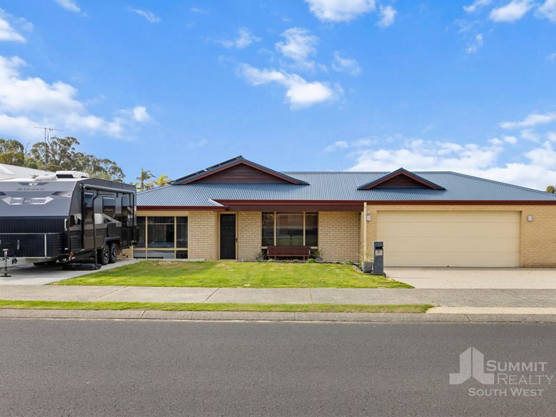 32 Somerville Drive, College Grove WA 6230