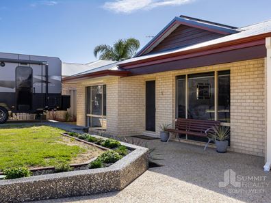 32 Somerville Drive, College Grove WA 6230