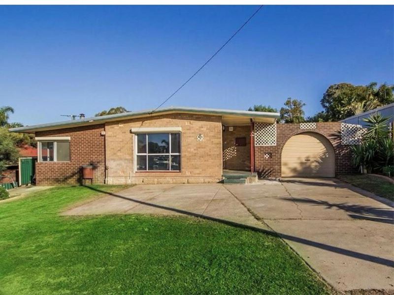 6 Cowling Way, Parmelia WA 6167
