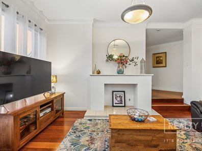 8 Arrino Close, Gwelup WA 6018