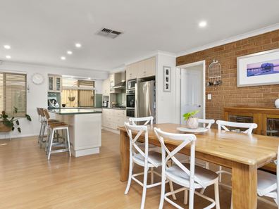 122 Marvell Avenue, Lake Coogee WA 6166