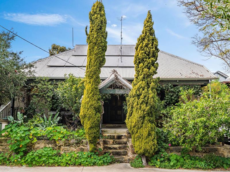 8 Reuben Street, Beaconsfield WA 6162