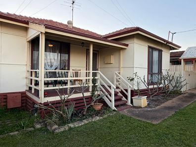 12A Moolyeen Road, Carey Park WA 6230