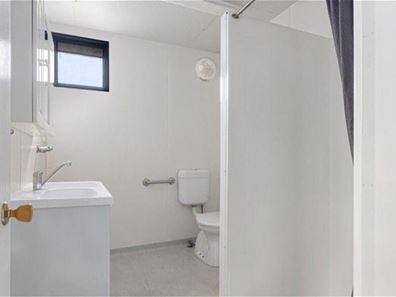 34 Lake street Granny Flat, Rockingham WA 6168