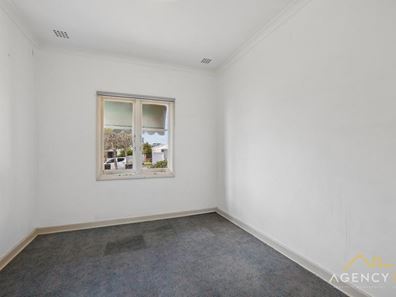 21 McManus Road, Wilson WA 6107