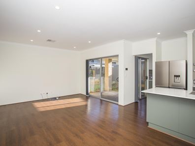 325 Whadjuk Drive, Hammond Park WA 6164