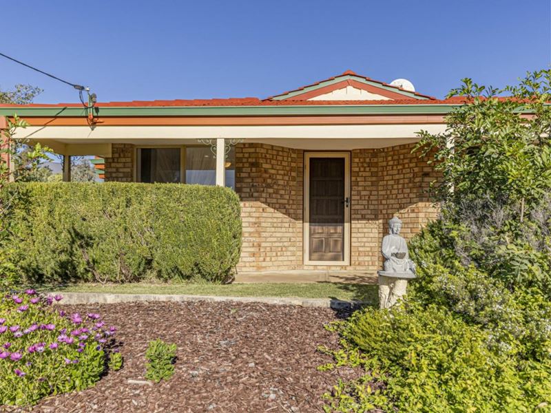 83 Moorpark Avenue, Yanchep WA 6035