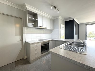 11/15 Kent St, Rockingham WA 6168