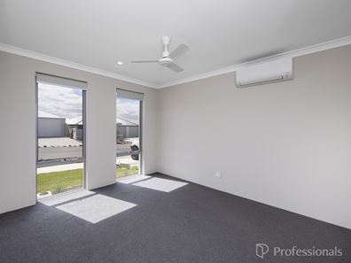 8 Damsel Way, Two Rocks WA 6037