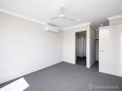 8 Damsel Way, Two Rocks WA 6037