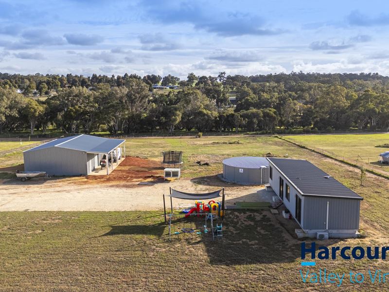233 Guernsey Rise, Chittering WA 6084