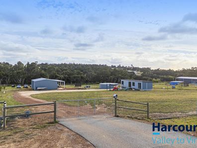 233 Guernsey Rise, Chittering WA 6084