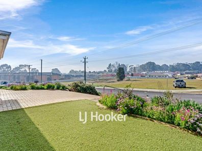 6 Wellington Boulevard, Collie WA 6225