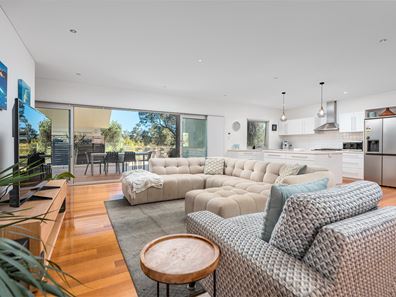 22 St Georges Close, Bluff Point WA 6530