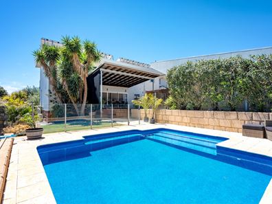 22 St Georges Close, Bluff Point WA 6530