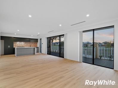 2 Fuji Way, Lakelands WA 6180