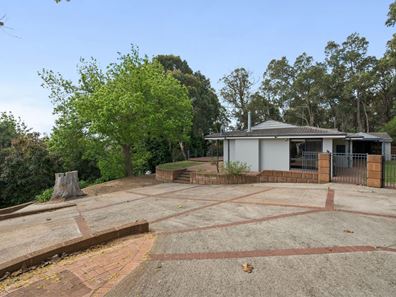 11 Regdel Road, Lesmurdie WA 6076