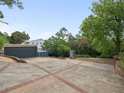 11 Regdel Road, Lesmurdie WA 6076