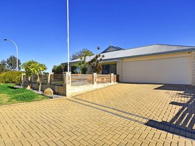 6 Carinta Court, Ellenbrook WA 6069