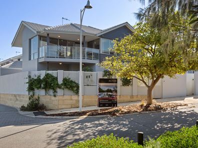 1/8 Socrates Parade, North Coogee WA 6163