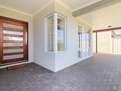 30 Lord Hobart Dr, Madora Bay WA 6210