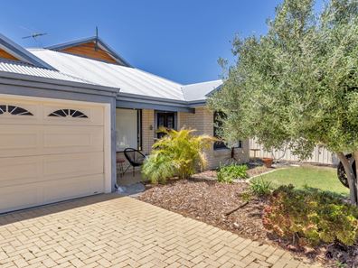 13 Brouwer Trail, Dudley Park WA 6210